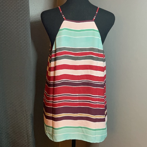 Woman’s Top - Picture 3 of 4